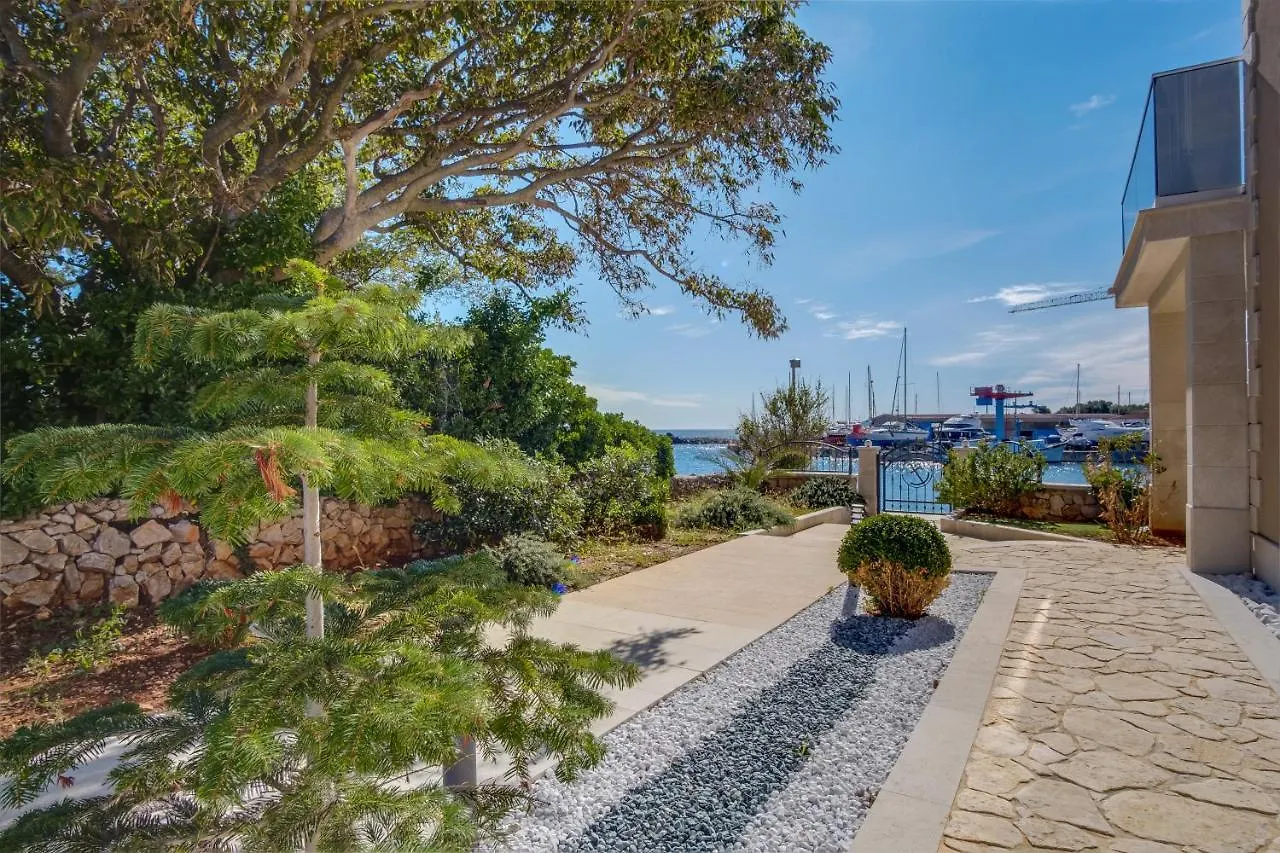 Lucica 360 Sea View Suite Nerezine